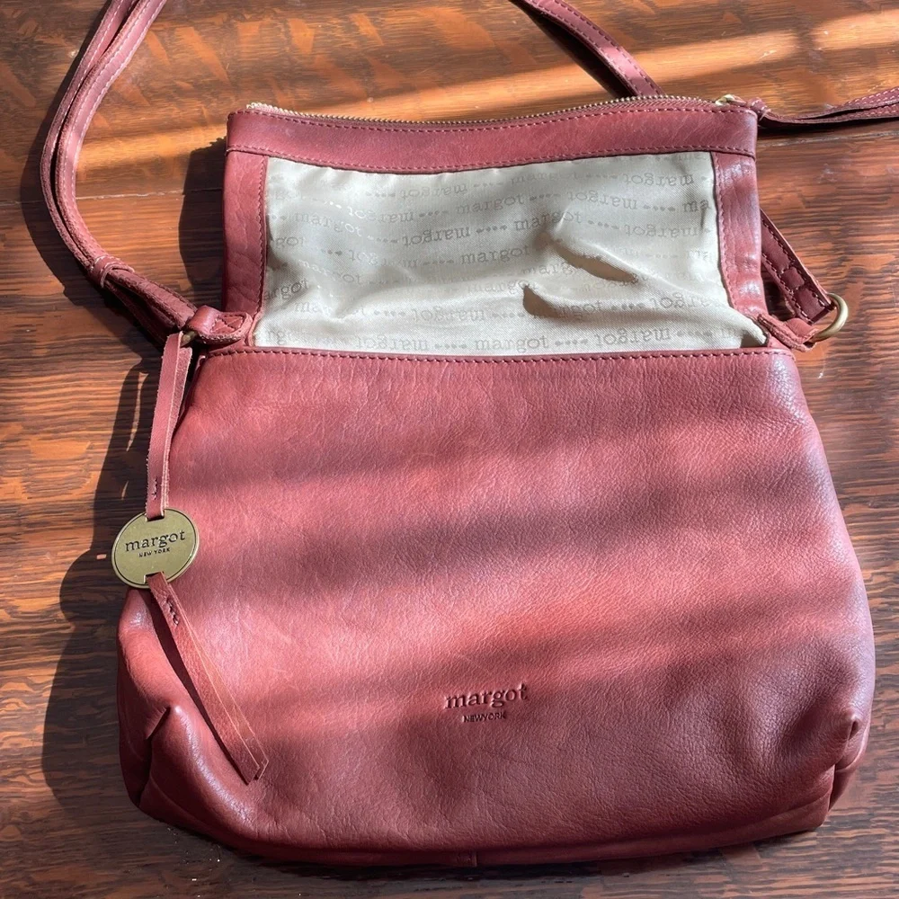 Margot Rob fold over Crossbody clutch